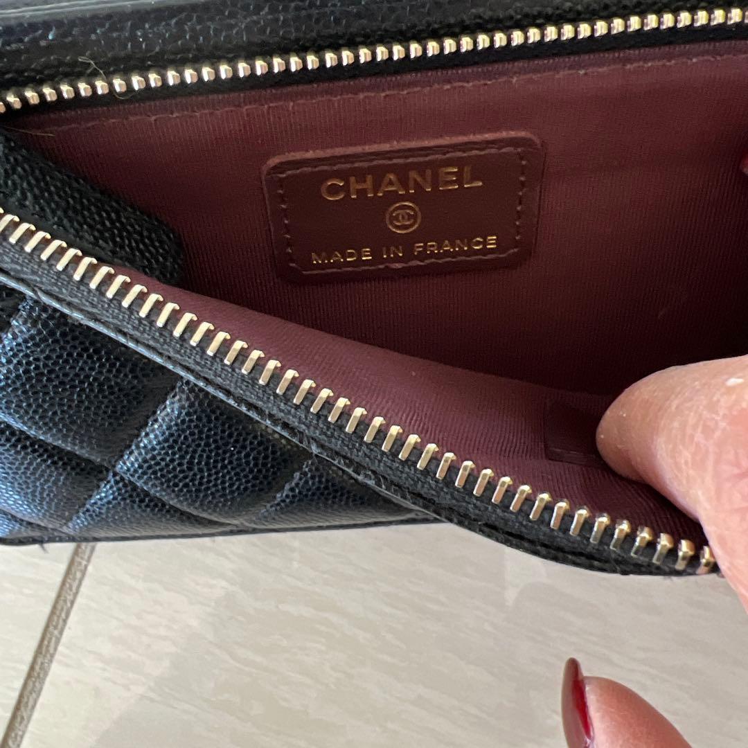 シャネルフォンケースショルダーキャビアスキン