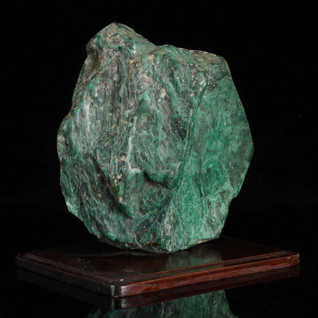 孔雀石 天然マラカイト 台座付 1.3kg 原石 鑑賞石自然石 パワーストーン