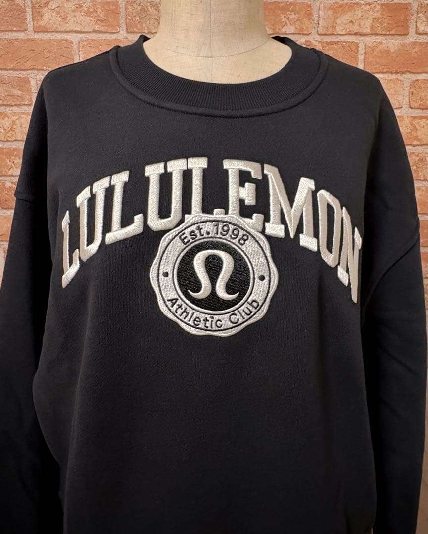 ❤️専用❤️新品☆限定 ルルレモン クルー グラフィック トレーナー スウェット 黒