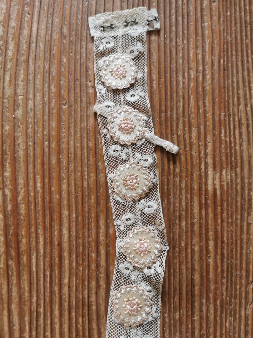 アンティークフランス 付け襟＆ウェストベルト ヴァレンシエンヌ＆花刺繍アップリケ