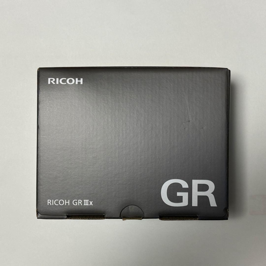お*つ様 RICOH GRⅢx　予備バッテリー・充電器付き　ショット数2700未