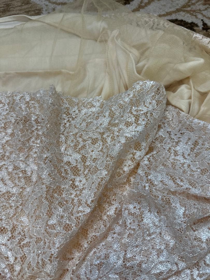 ラメアイボリー レース フレアスリーブ パーティードレス