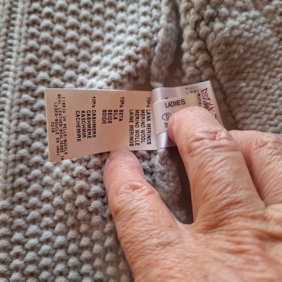 ファビアナのニットジャケット