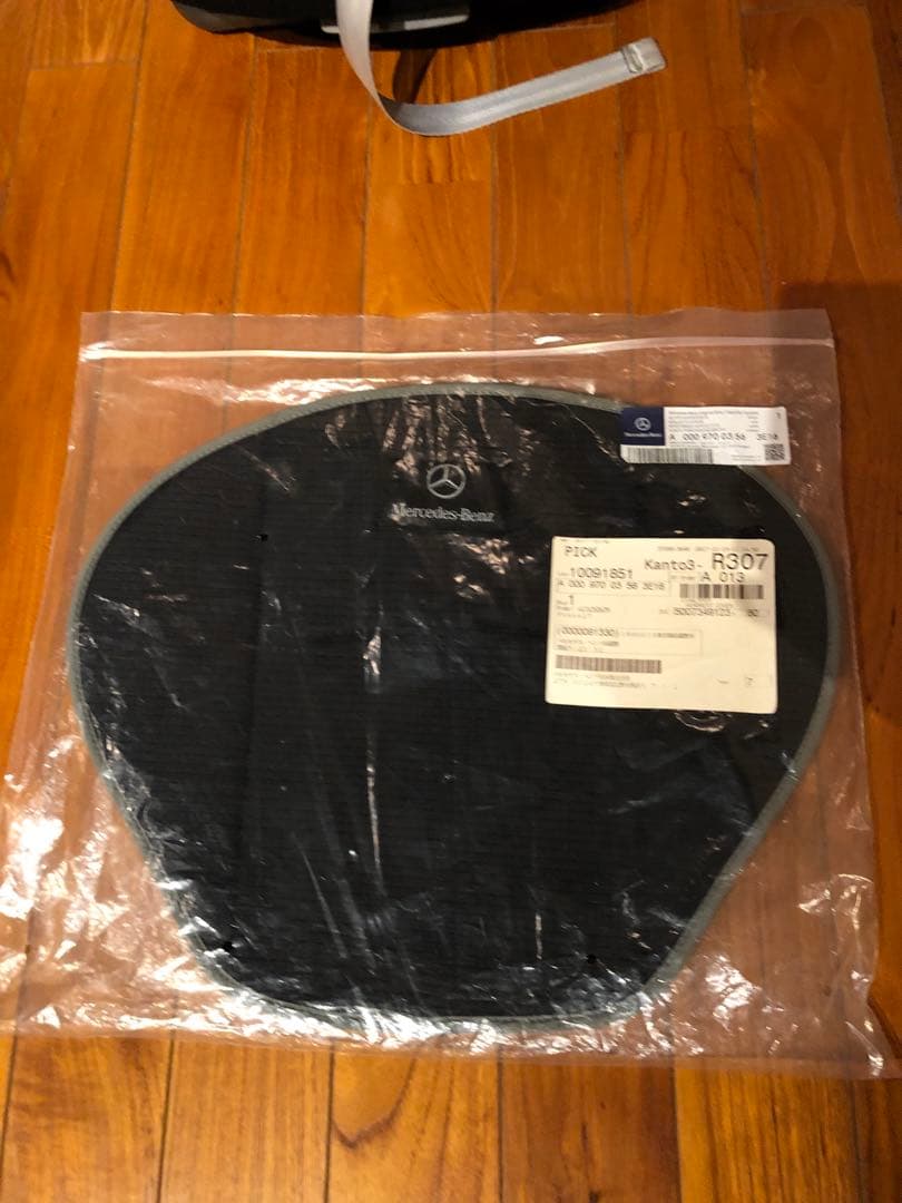 Mercedes-Benz チャイルドシート　デュオプラス レッド/ブラック