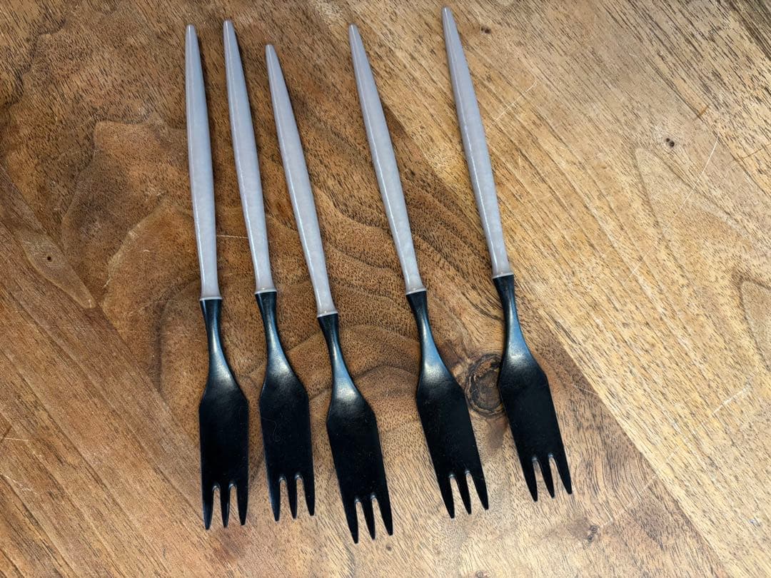 【ARAS】 深皿スクープ中５枚＆小皿スロープ５枚＆デザートフォーク5本