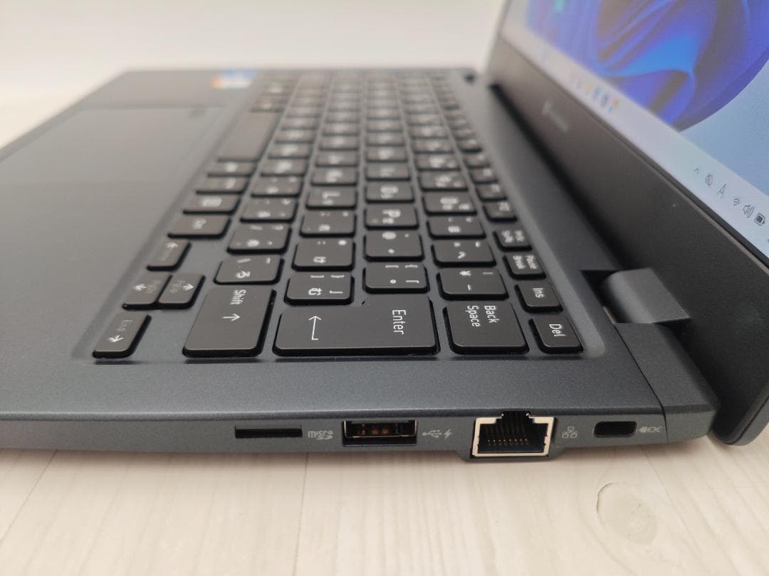 美品！液晶新品✨️dynabook G83/KW 16/512GB 第12世代⑪