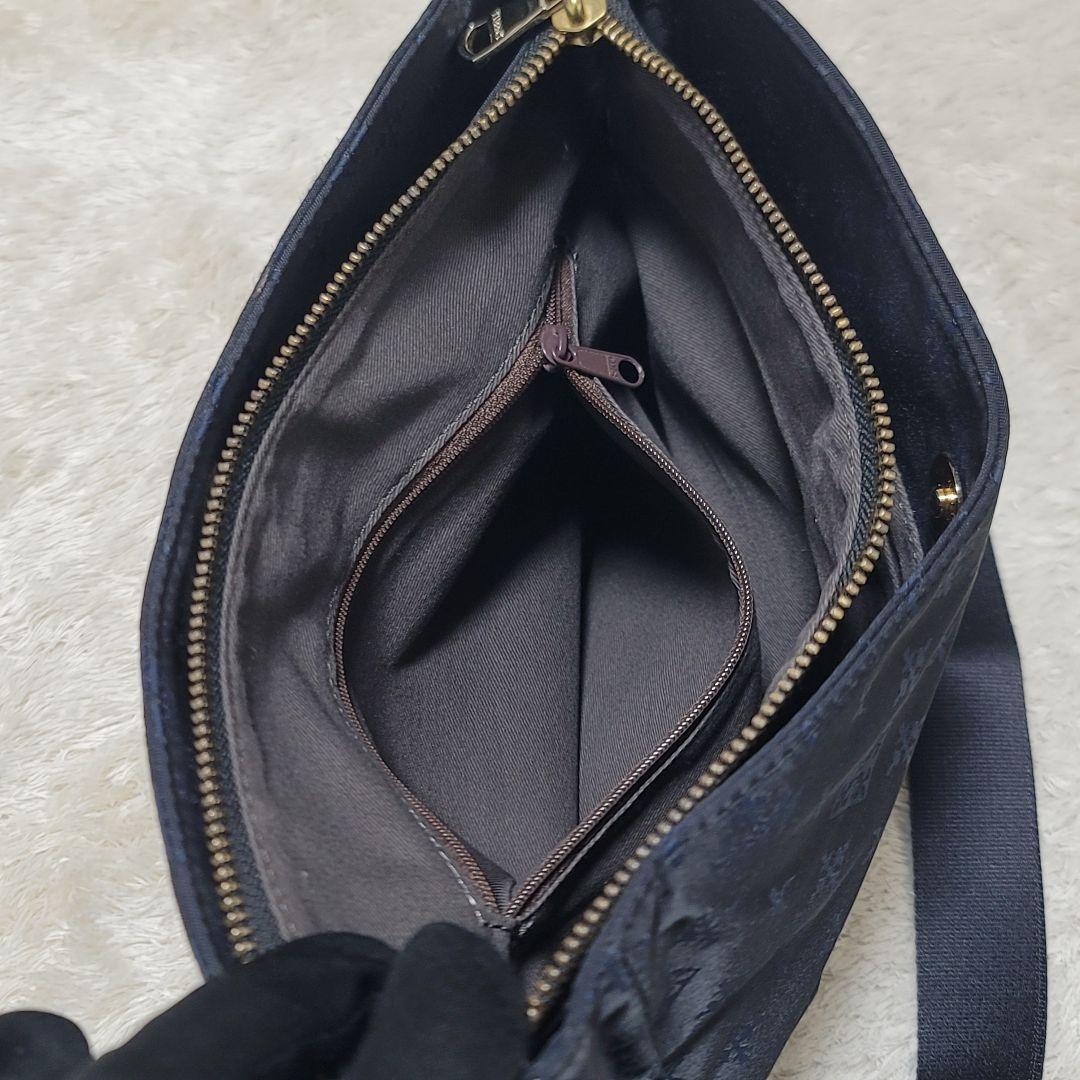 美品✨russet ラシット モノグラム ナイロン ショルダーバッグ ネイビー