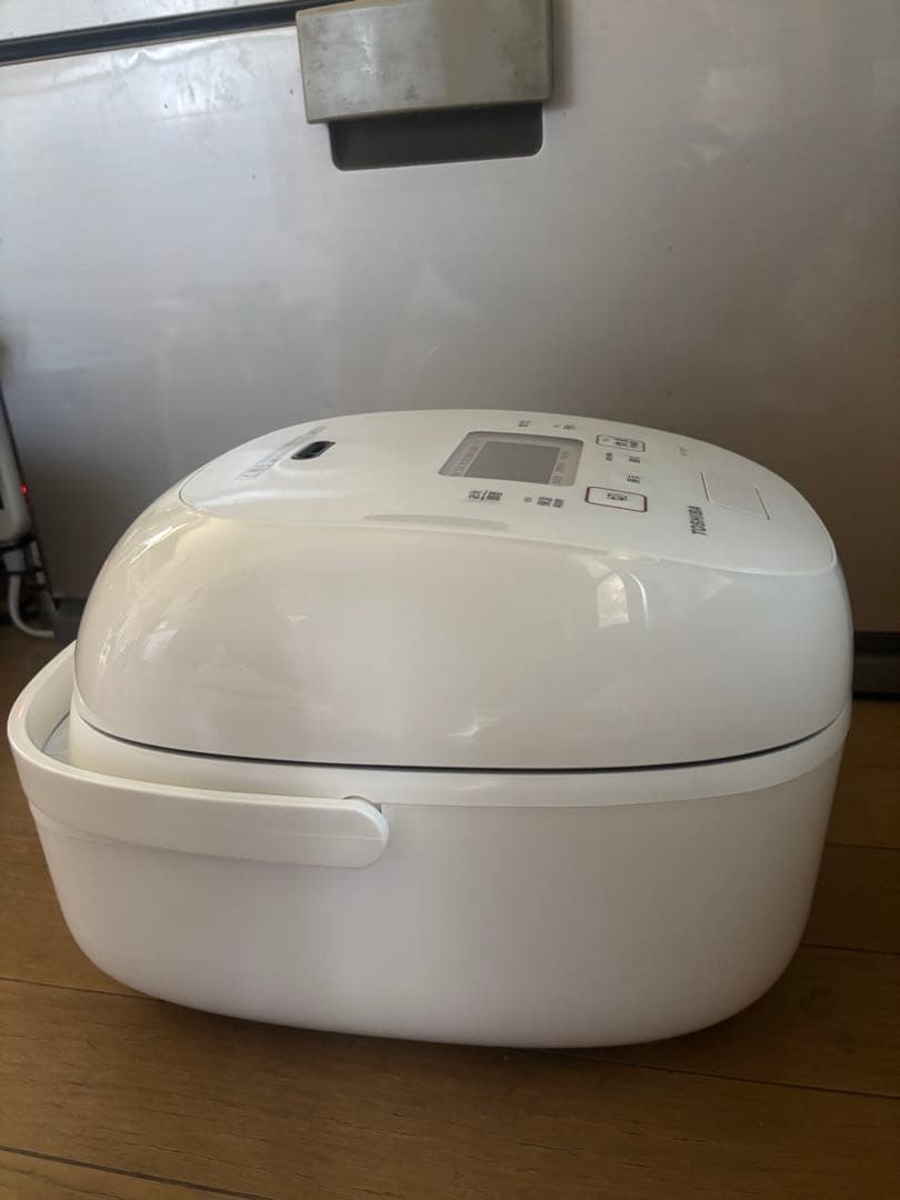 TOSHIBA　RC-10VRT　2022 年製真空IH炊飯器