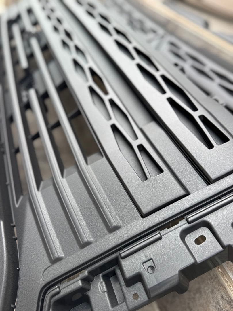 ②デリカd5 グリル　リア　ロアバンパー　ラプターライナー塗装