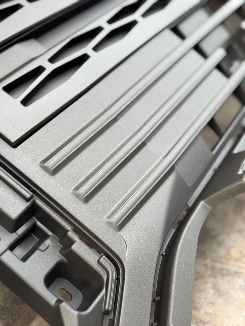 ②デリカd5 グリル　リア　ロアバンパー　ラプターライナー塗装