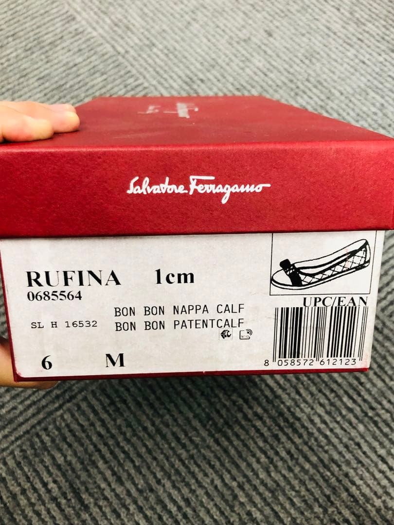 新品 サルヴァトーレフェラガモ フラット パンプス バレリーナパンプス