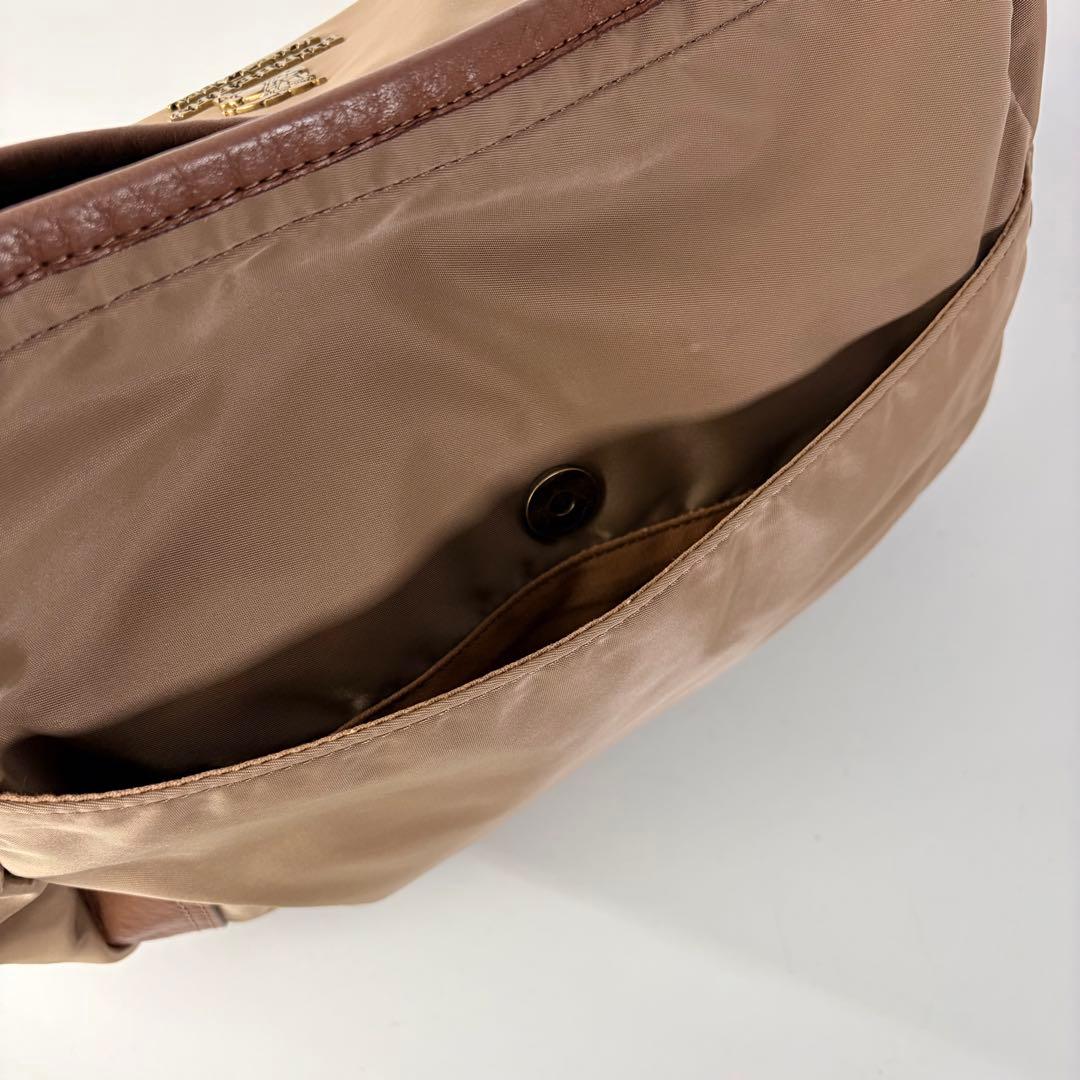 アルビバーバリーブルーレーベル ワンショルダーバッグ ホースロゴ金具