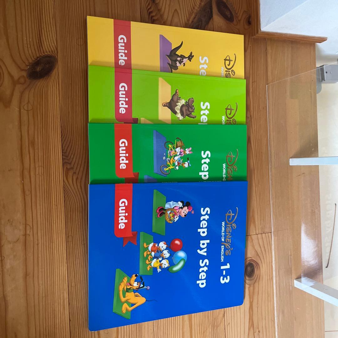 美品・未開封多数　DWEディズニー英語システム(DVD36枚、CD8枚、その他)