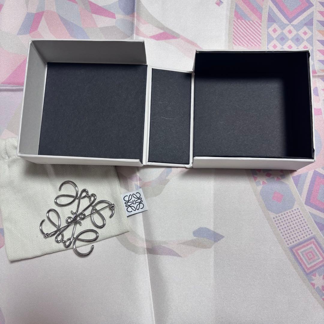 本日限定値下げ★LOEWE ロエベ アナグラム ブローチ シルバー