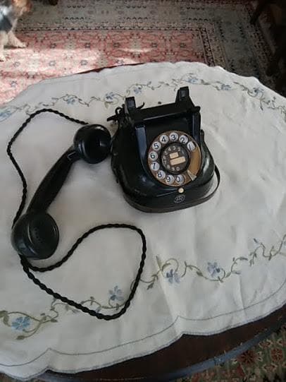 アンティーク ベルギー製 RTT 56　ダイヤル式黒電話