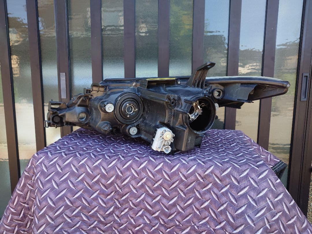 エスティマ 中期 3型 純正 インナーブラック　ヘッドライト 右側　AFS無