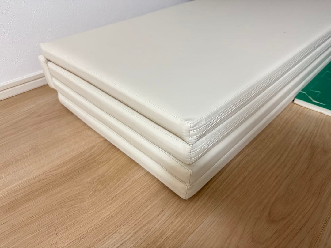 【美品】ベビープレイマット 折りたたみ 4cm マットレス 180×200cm