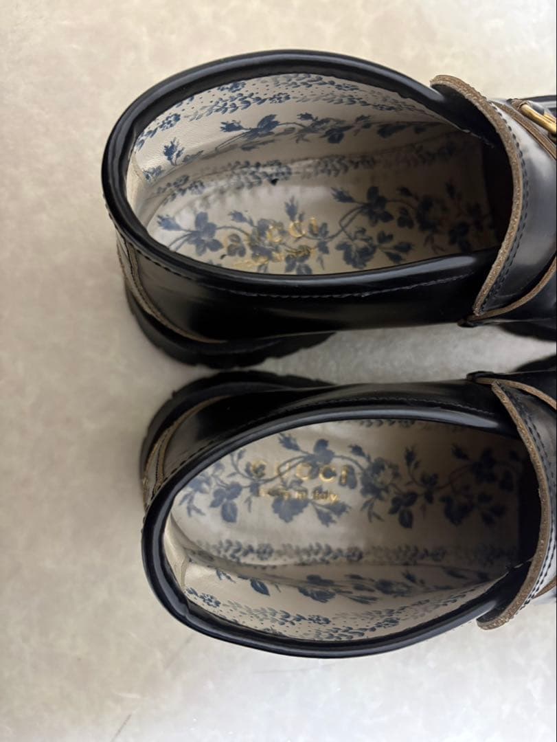 R*o様 GUCCI グッチ　ブラックローファー ゴールドチェーン 蜂刺繍