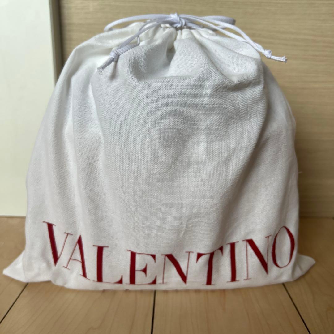 【最終値下げ27日削除予定】【正規品】【新品未使用】ヴァレンティノ　カゴバッグ