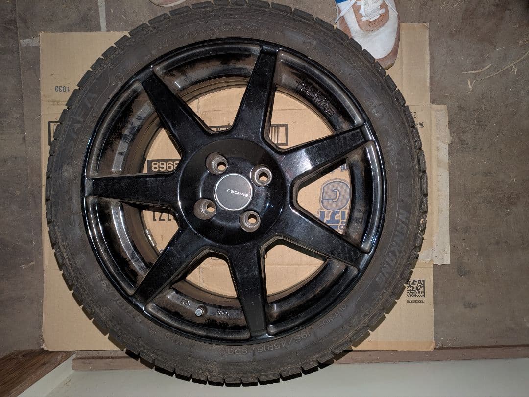 アバルト595 スタッドレス 195/45R16 6.5J PCD98 4本