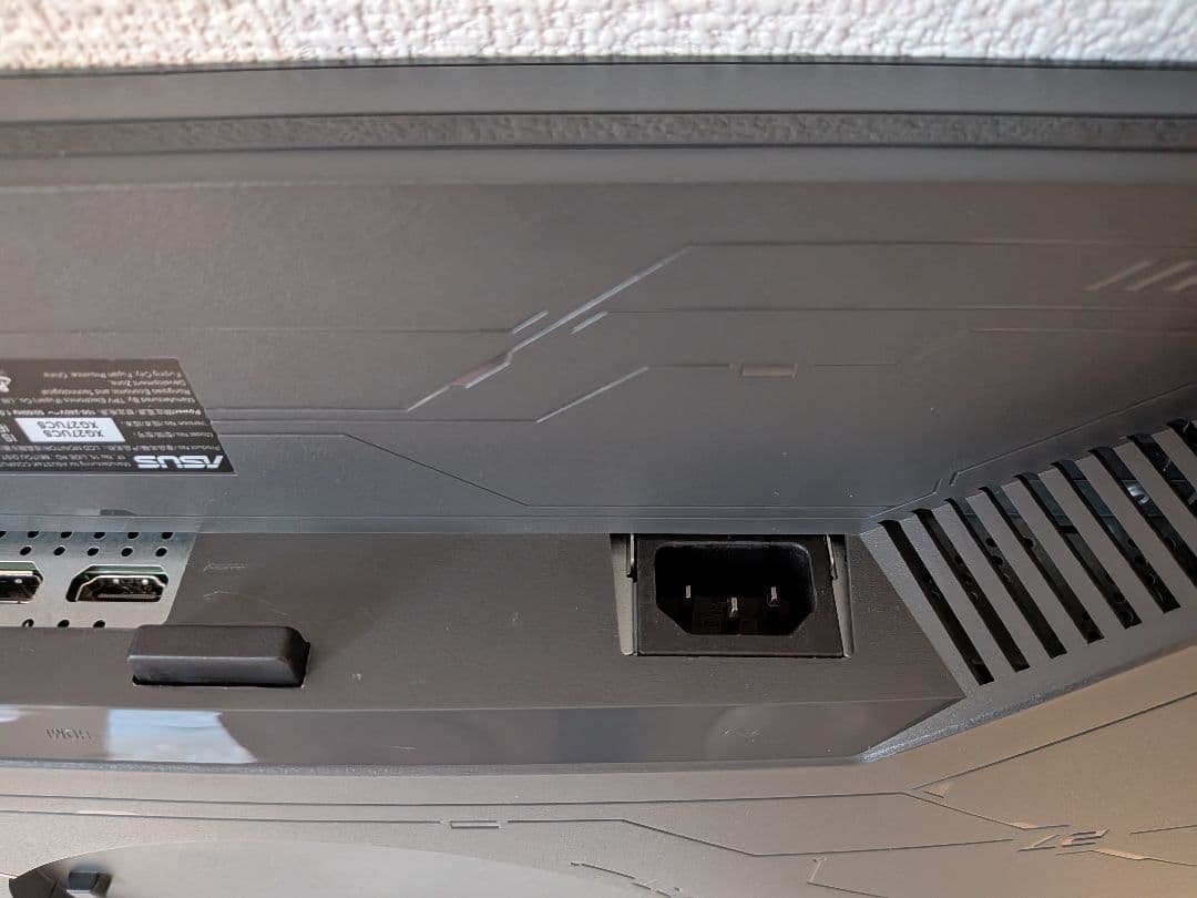 ASUS ROG Strix XG27UCS 27インチ4Kゲーミングモニター