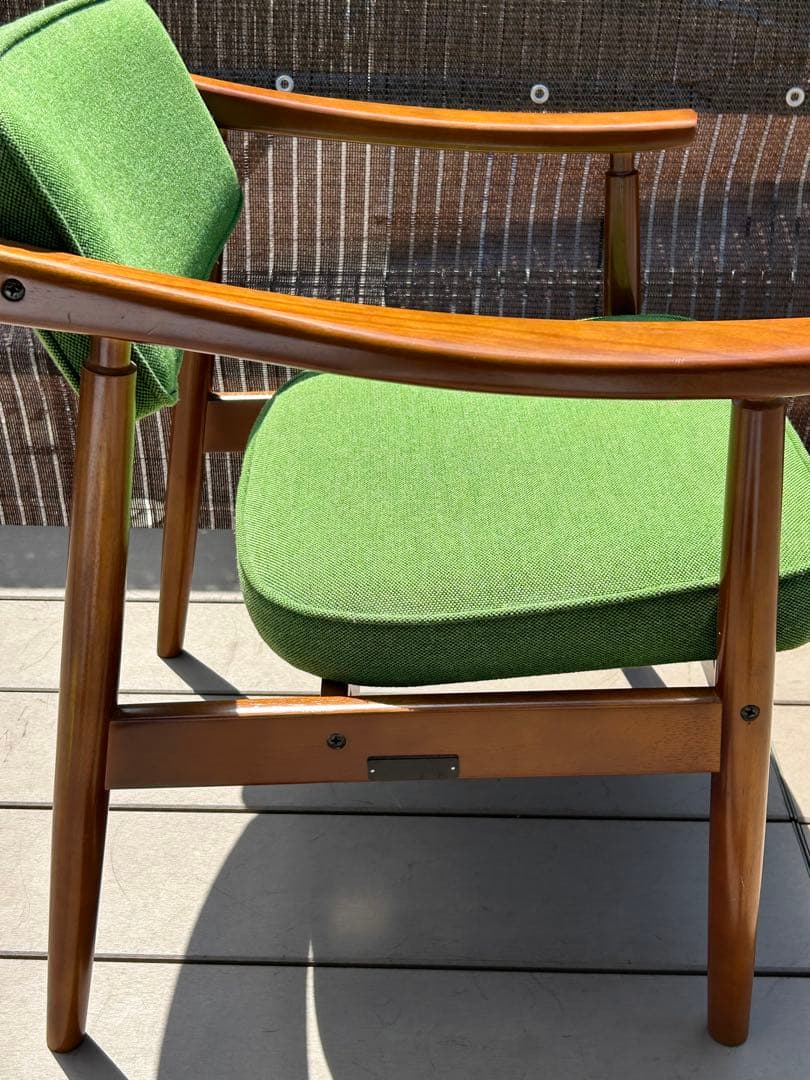 良品 カリモク60 Dチェア タープグリーン 椅子　肘掛け