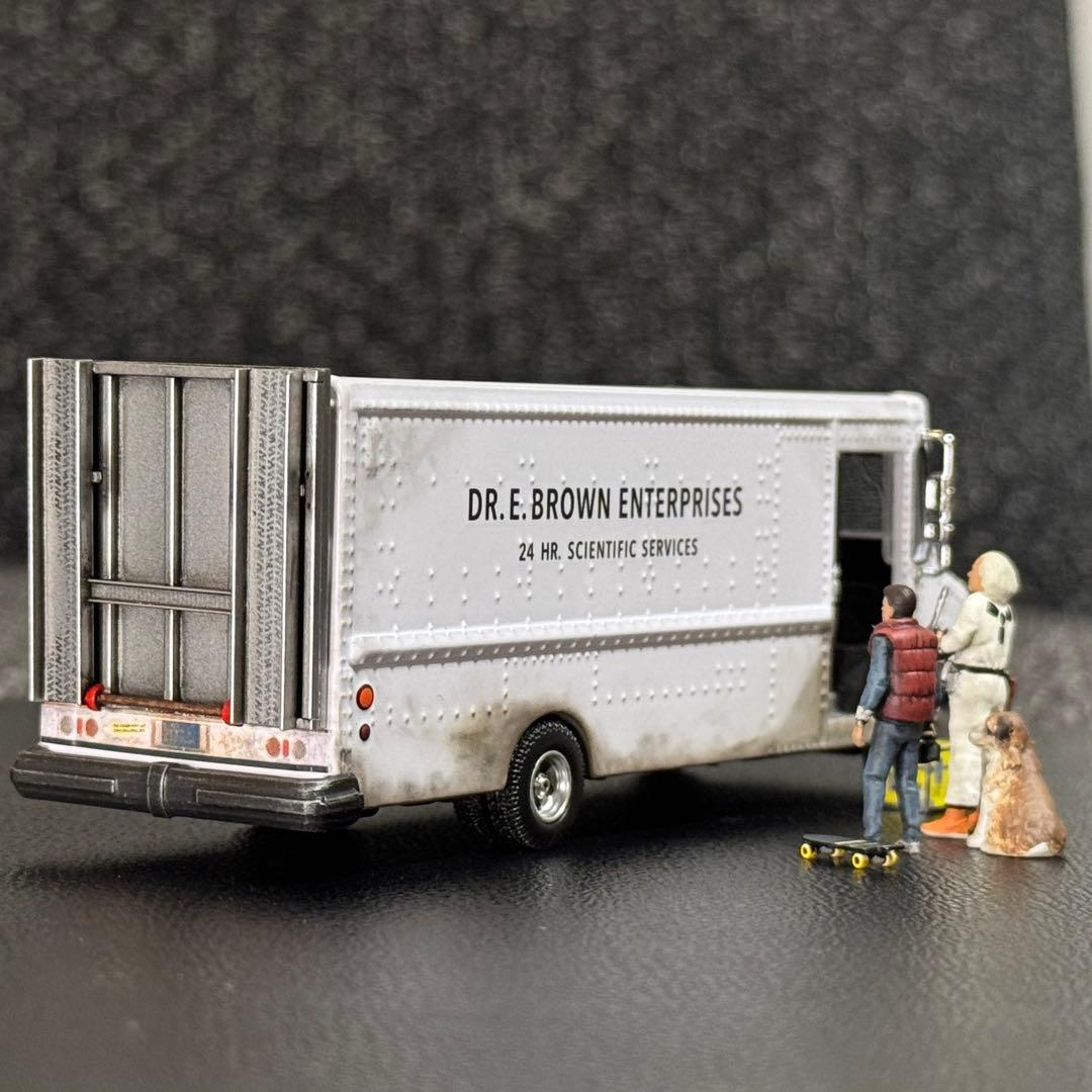 デロリアン & ドクのバン カスタム品 バックトゥザフューチャー 1/64