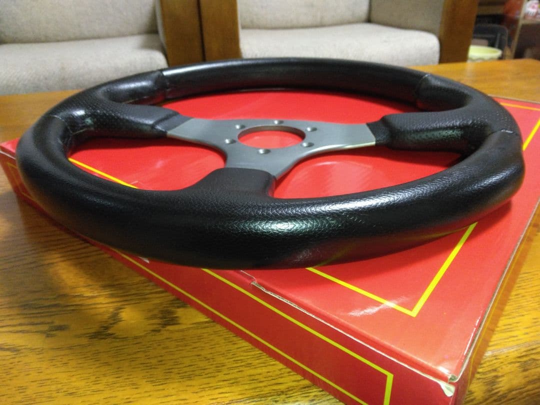 MOMO RACE 35㎝　中古　モモ　レース ステアリング