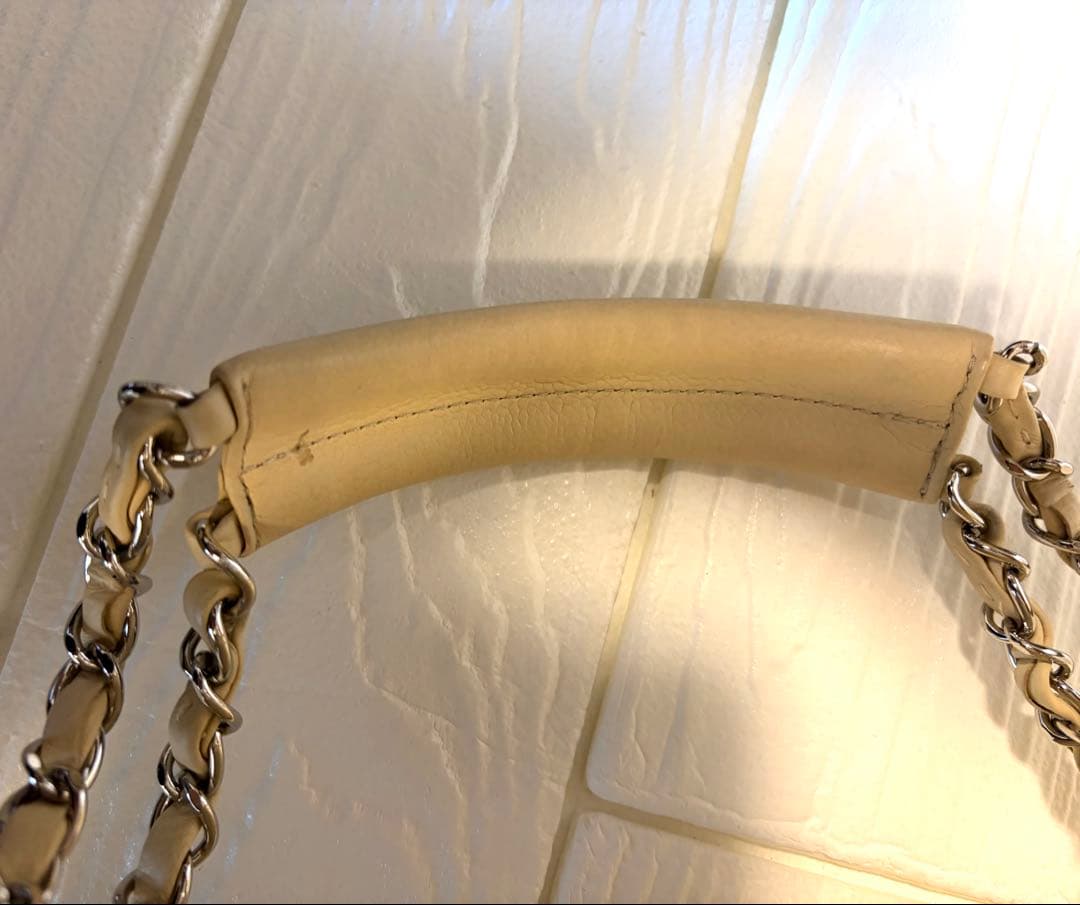 CHANEL シャネル　マトラッセ　ココマーク　ショルダー　バッグ　クリーム