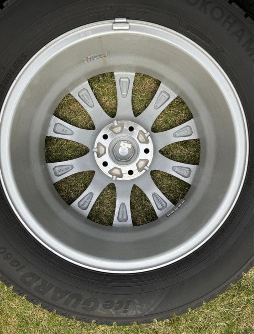 SUV用スタッドレスタイヤ　4本セット　ナット・スペーサー付